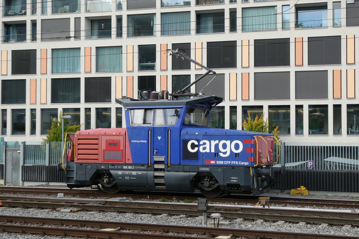 (281'092) - SBB-Rangierlokomotive - Nr. 923'027-7 - am 10. Oktober 2025 im Bahnhof Thun