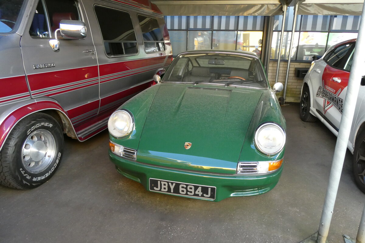 (281'630) - Porsche - JBY 694 J - am 18. Oktober 2025 in N�fels, FBW-Museum