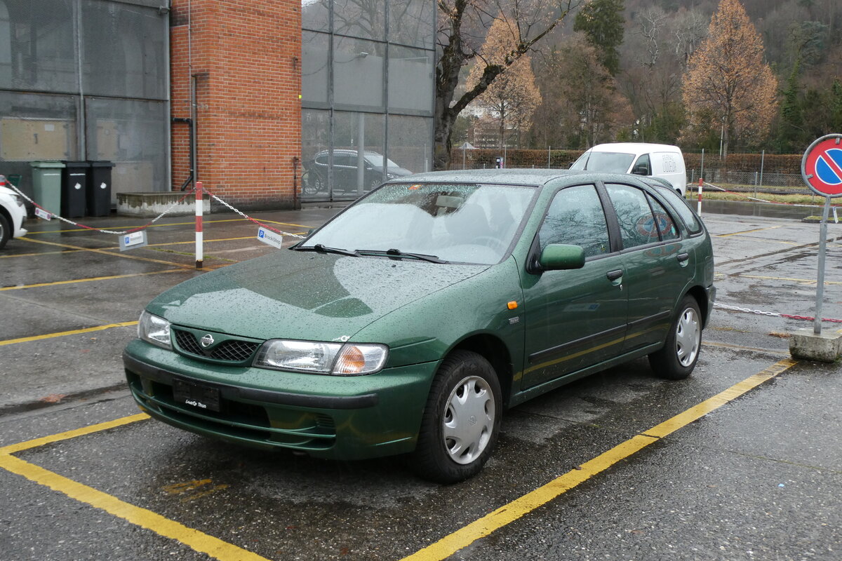 (282'908) - Nissan am 7. Dezember 2025 in Thun, Rosenau
