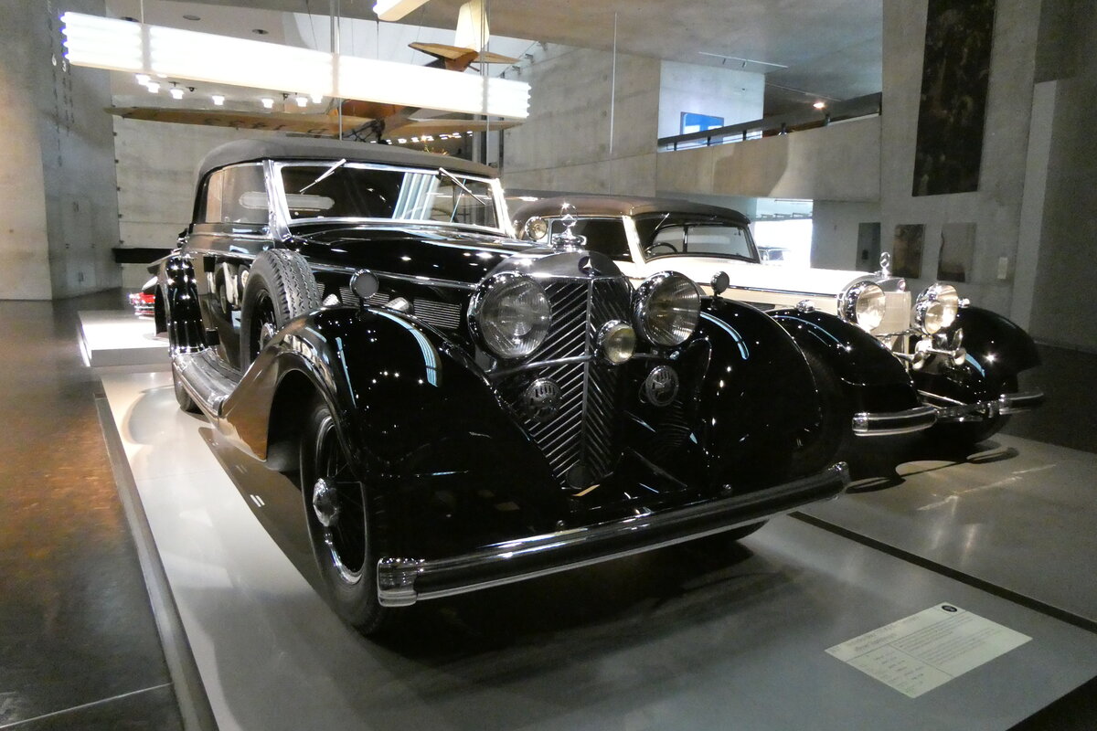 (282'966) - Mercedes am 11. Dezember 2025 in Stuttgart, Mercedes-Benz Museum