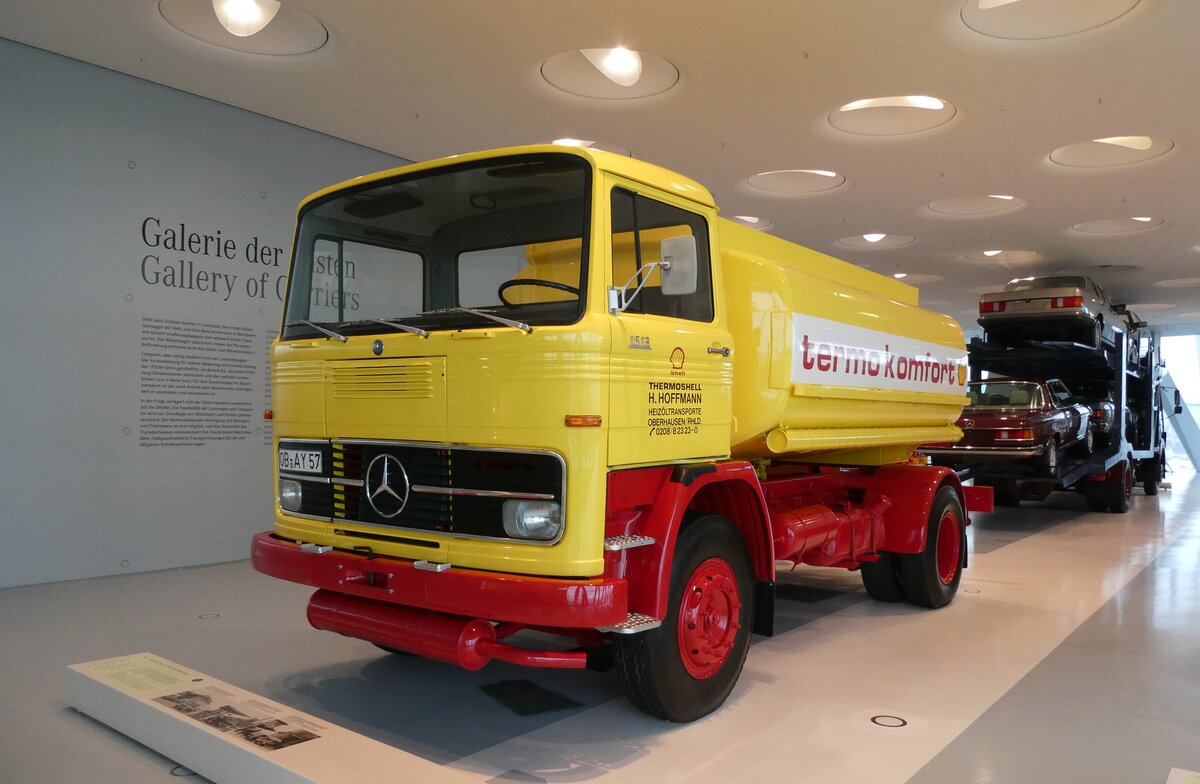 (282'969) - Hoffmann, Oberhausen - OB-AY 57 - Mercedes am 11. Dezember 2025 in Stuttgart, Mercedes-Benz Museum