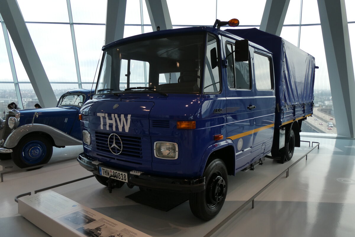 (283'008) - THW - THW 80'818 - Mercedes am 11. Dezember 2025 in Stuttgart, Mercedes-Benz Museum