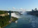 (152'841) - Die Niagara Falls von der Rainbow Br�cke aus am 15.