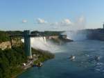 (152'843) - Die Niagara Falls von der Rainbow Br�cke aus am 15.