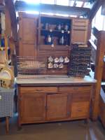 (152'978) - Altes B�ffet mit Inhalt am 16. Juli 2014 bei den Amish in Nappanee