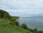 (254'550) - Der Kreidefels am Kap Arkona mit der Ostsee und dem Leuchtturm am 1.