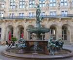 (275'037) - Brunnen am 8. Mai 2025 in Hamburg, Rathaus