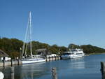 (254'669) - Segelschiff Topas und Motorschiff Insel Hiddensee Vitte am 2.