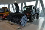 (282'997) - Unimog Schneeschlueder am 11.