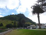 (190'658) - Der Mount Maunganui am 21.