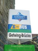 (133'366) - E-Bus-Haltestelle - Zermatt, Getwing-Br�cke - am 22.