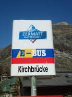 (133'371) - E-Bus-Haltestelle - Zermatt, Kirchbr�cke - am 22.