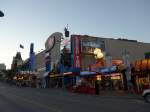 (152'905) - Im Vergn�gungsviertel von Clifton Hill am 15.