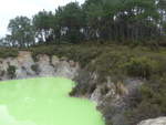 (191'199) - Der Devil's Bath im Wai-O-Tapu Thermal Wonderland am 23.