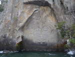 (191'271) - Der Maori-Felsen im Lake Taupo am 24.