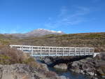 (191'397) - Mount Ruapehu mit Br�cke und Bergbach am 25.