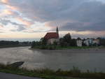 (197'612) - Kirche in Oberndorf mit Salzach am 15. September 2018