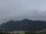 (165'711) - Blick von Borgo Maggiore am 25. September 2015 auf die Burg von San Marino