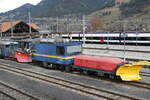 (283'209) - MOB-Lokomotive - Nr. 2503 - und Schneepflug am 15. Dezember 2025 im Bahnhof Zweisimmen