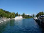 (152'039) - Der Schiffskanal beim Bahnhof Thun mit Motorschiff Bubenberg am 3.