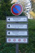 (268'783) - Wegweiser zum Nationaldenkmal, Franz�sischer Nationalfriedhof und Schlachtfeld am 27. Oktober 2024 in Wattwiller