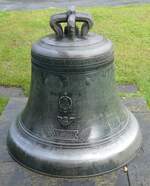 (274'655) - Glocke der Kirche Adelboden von 1597 am 4. Mai 2025 in Adelboden, Kirche