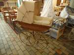 (142'230) - Alter Kinderwagen im BrockiShop am 20.