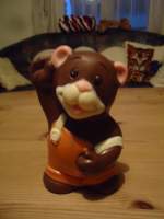 (143'609) - Osterb�rli, kurz bevor es verzehrt wurde am 9.