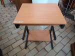 (143'932) - Kleines PC-Tischli im BrockiShop am 30.