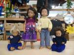 (147'210) - Vier Sasha-Puppen im BrockiShop am 18.