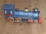 (227'522) - Western-Lokomotive aus Blech (blau) am 23.