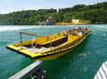 (133'791) - Das Felsenfahrt-Boot beim Rheinfall am 23.