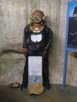 (173'201) - Alte Taucherausr�stung am 20.