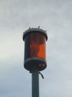 (140'695) - Sturmlampe im Hafen von Yvonand am 19.
