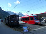 (240'581) - MC-Steuerwagen - Nr. 74 - am 2. Oktober 2022 im Bahnhof Martigny